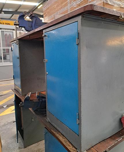 Usado Bancada de trabalho com gavetas 