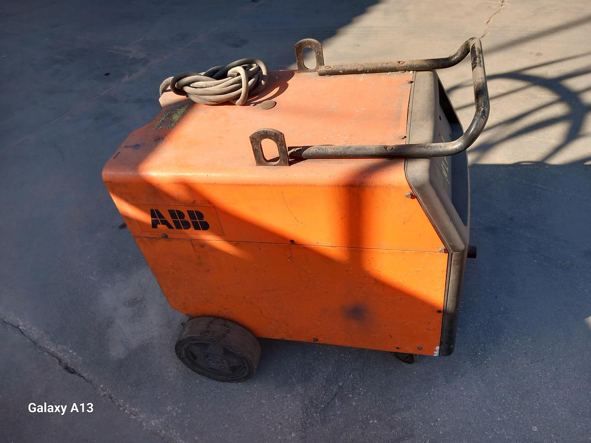 Used Máquina de soldar ABB Law 350R