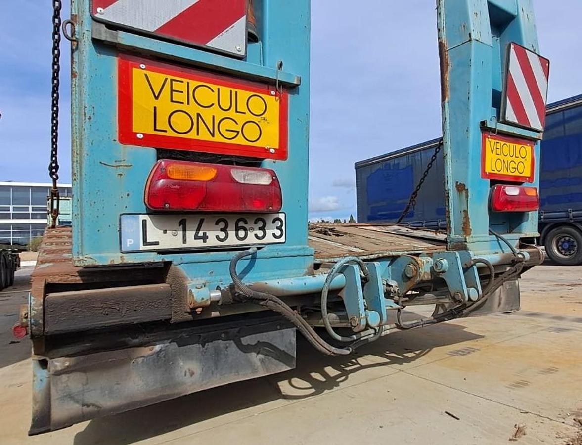 Used Semirreboque Porta-Máquinas de 3 Eixos Rebaixado