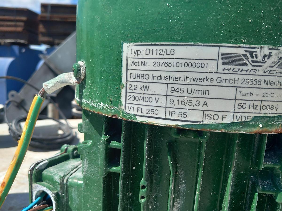 Used Deposito de plástico 6000 litros c/misturador