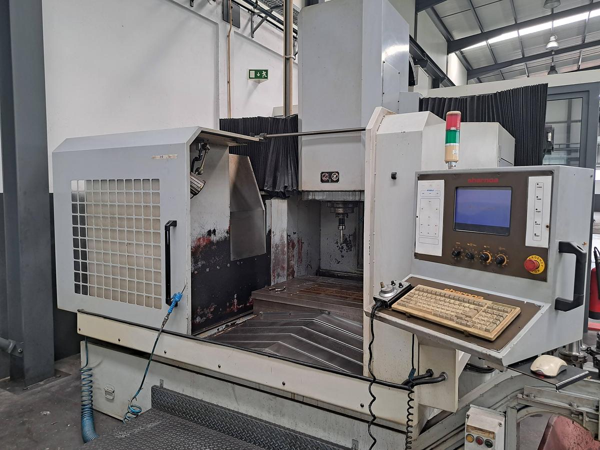 Used Centro de maquinação SHARNOA UGV 5032