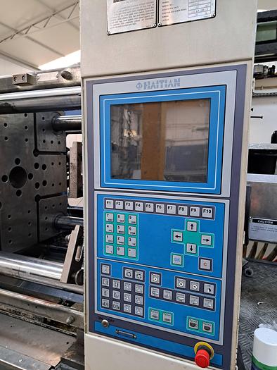 Used Máquina de injeção de 250 ton HAITIAN HTF250X com robot WITTMAN
