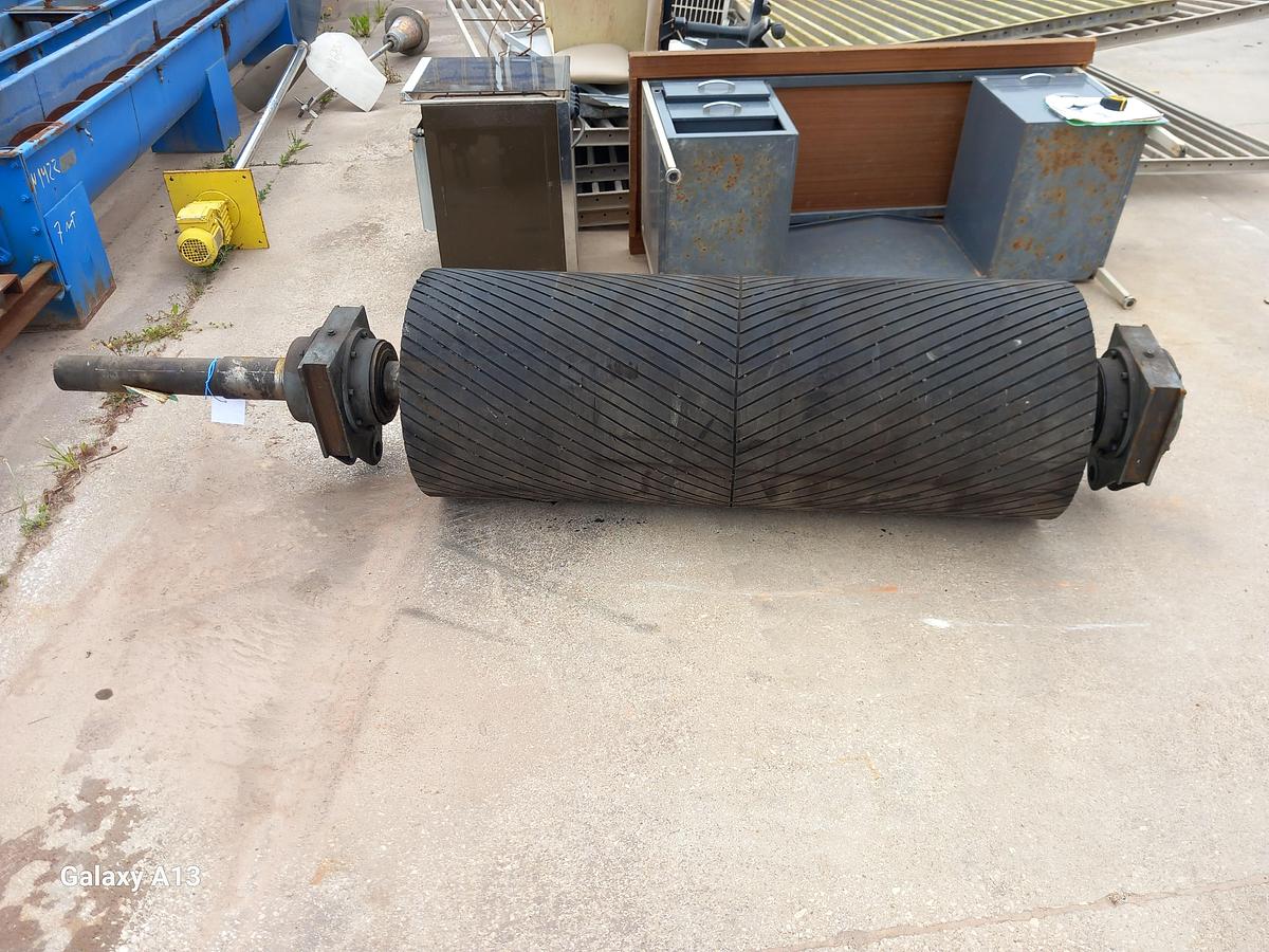 Used Tambor de acionamento com banda de rodagem ranhurada 500 x 1400