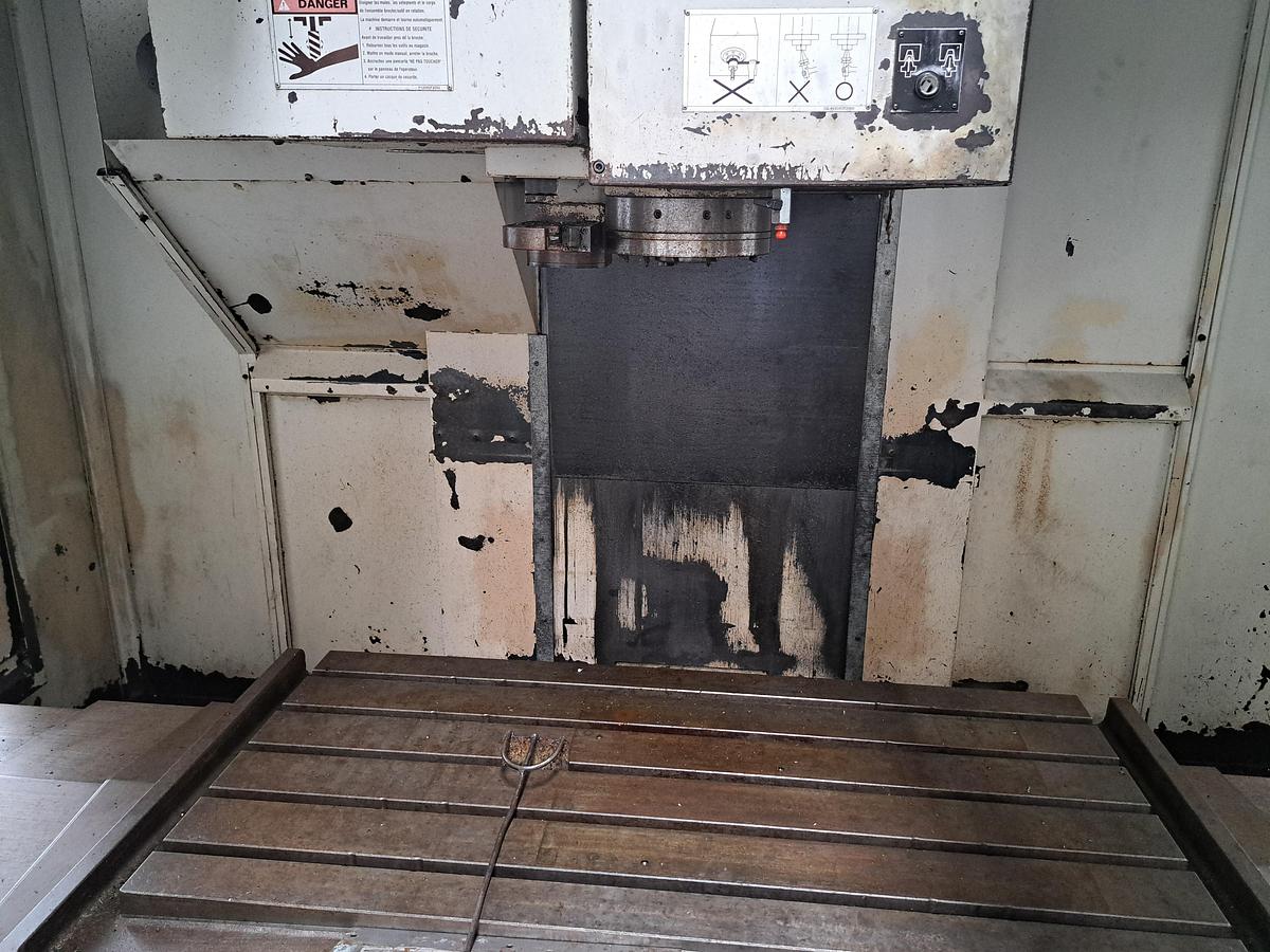 Used Centro de maquinação SHARNOA HPM40