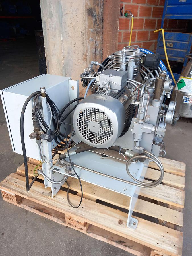 Used 2013 Compressor J.A. Becker e So SV-225/250