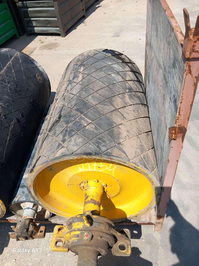 Used Tambor de acionamento emborrachado nervurado 640 x 950