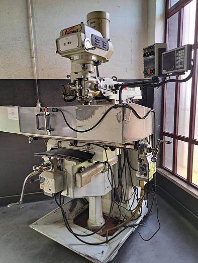 Used Fresadora universal AVEMAX