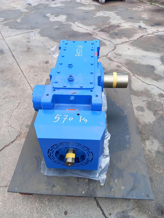 Used Motor com caixa redutora Sumitomo Drive PHA90 55R2-RRFB-11.2