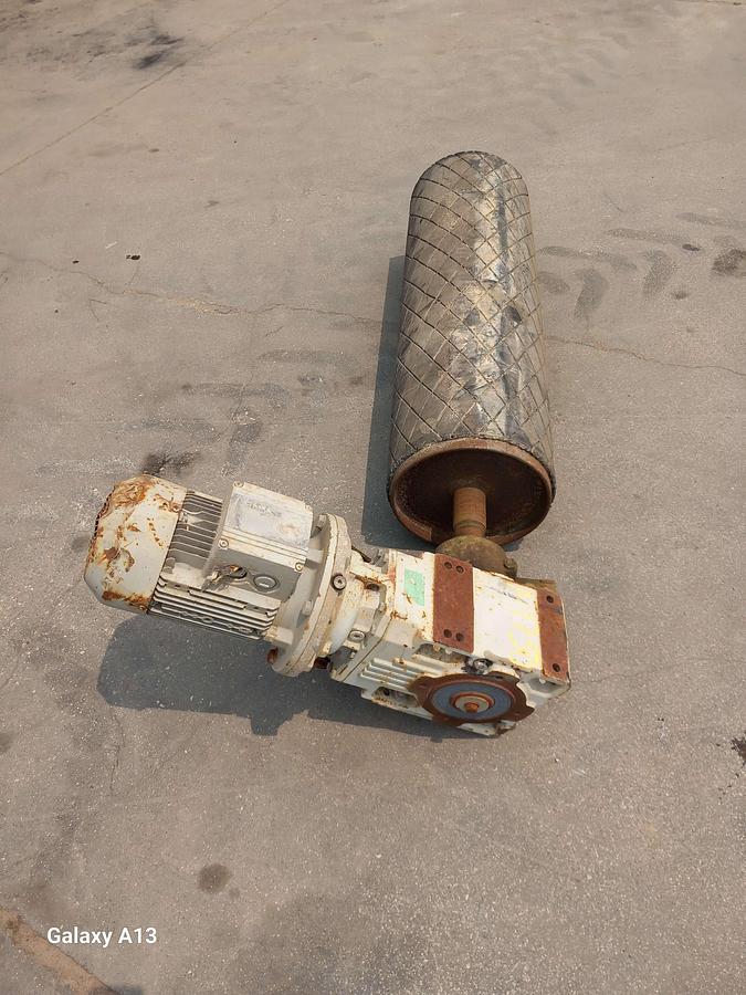 Used Tambor de acionamento emborrachado nervurado 300 x 1000