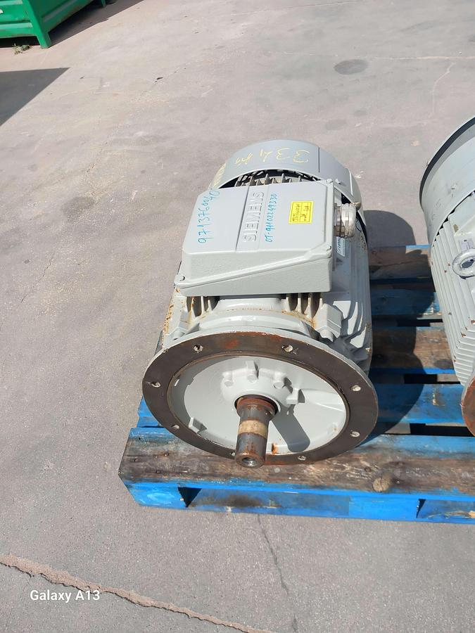 Used Motor elétrico Siemens 1LE15032BA234AA4