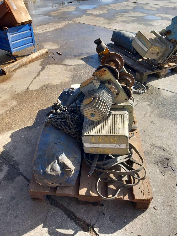 Used Guincho DEMAG 2 Tn