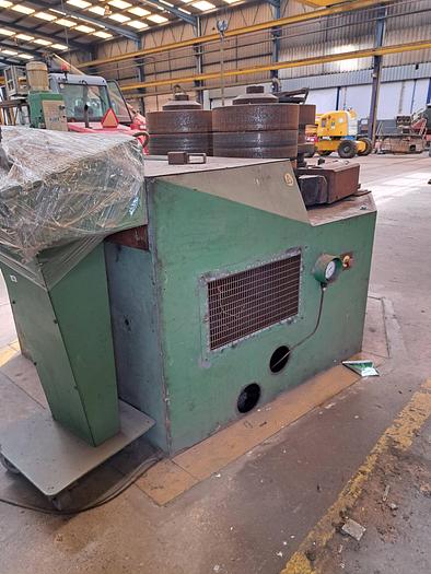 Used Máquina de dobrar perfis e tubos