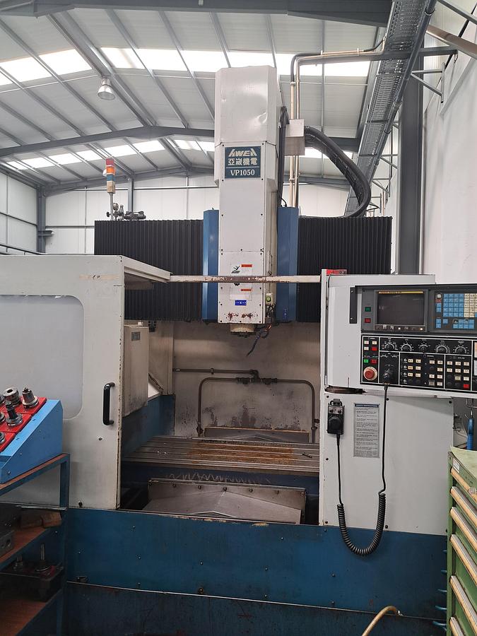 Used Centro de maquinação AWEA VP1050
