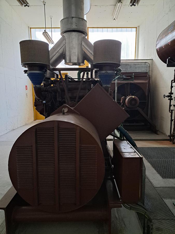 Used Gerador a diesel AEG de 650kva