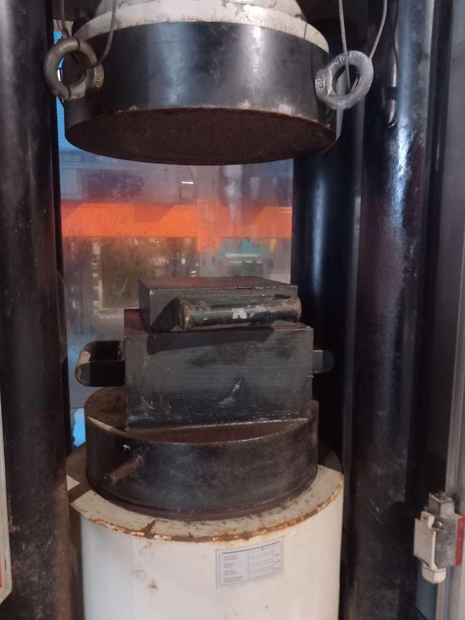 Used Prensa hidráulica Form + Test Beta 2-3000D