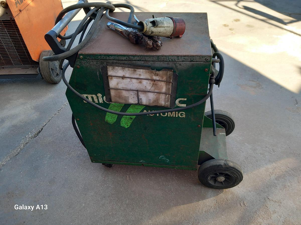 Used Máquina de soldar Migatronic Automig 273