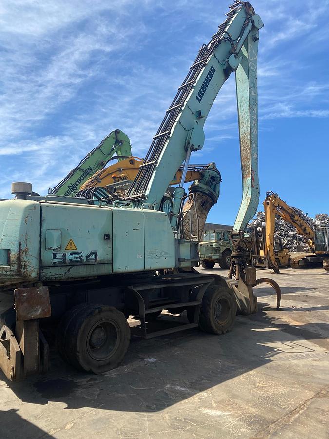 Used 2000 Liebherr A904