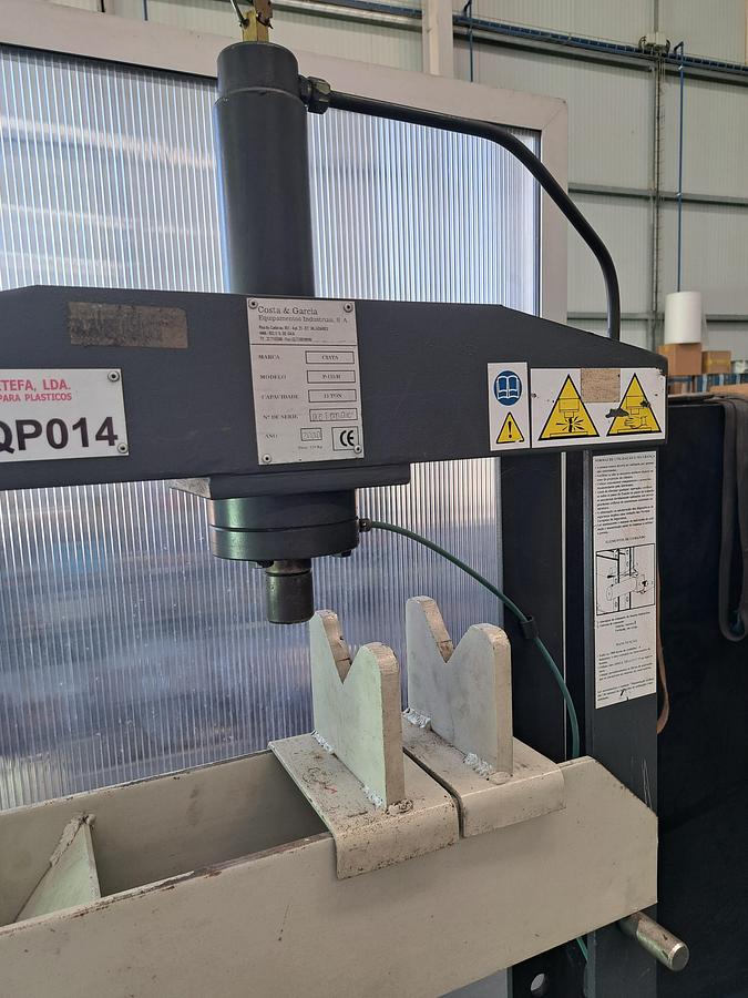 Used Prensa hidráulica de 15 ton