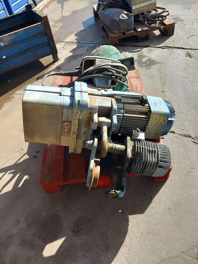 Used Guincho DEMAG 2 Tn