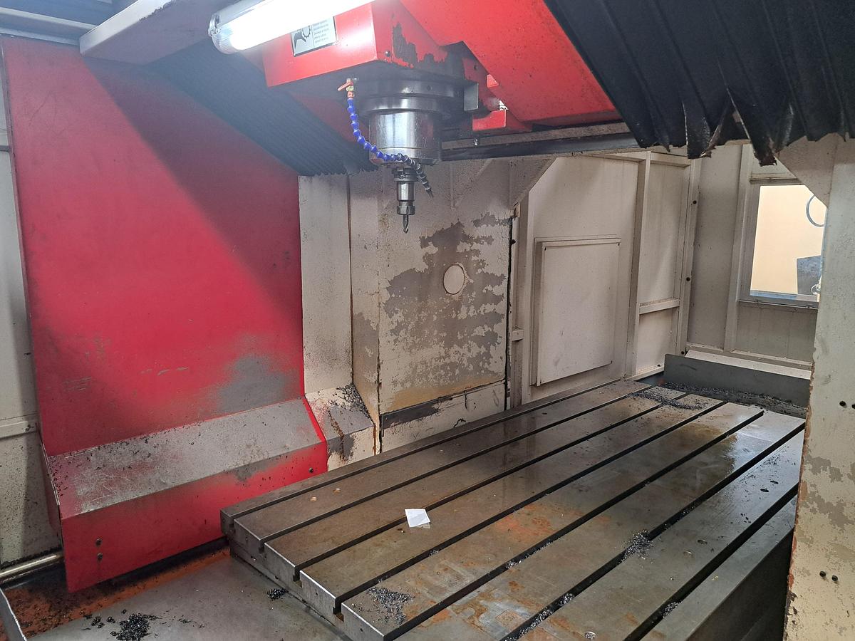 Used Centro de maquinação AWEA VP2012