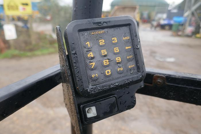 Used 2016 JCB 8018 CTS