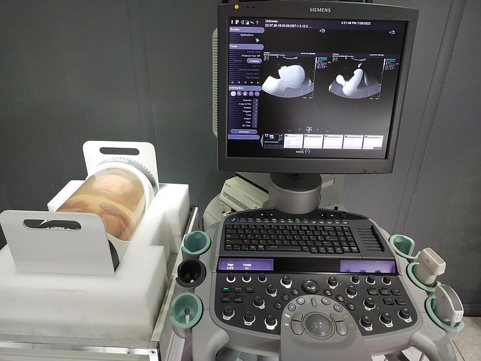 Gebraucht Siemens Acuson S2000 Ultraschallgerät mit Sonde, Farbdrucker und DVD Brenner