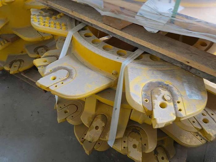 Used 2011 LIEBHERR HS885HD + BAUER CUTTER - 70 METROS