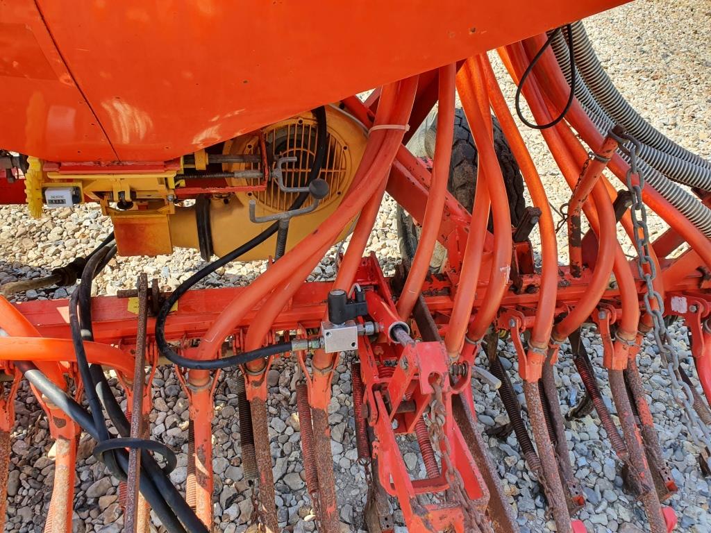 Used Accord Pneumatic DL Seed Drill