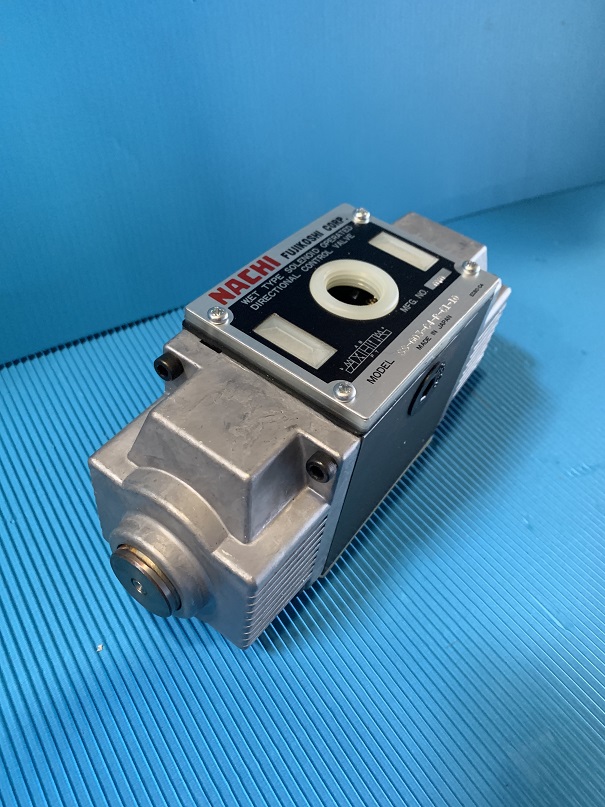 Used Nachi Fujikoshi Wet Type Solenoid Operated Directional Control Valve SS-G03-C4-P-C1-10