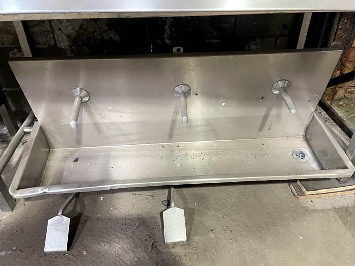Used STAINLESS STEEL SINKS