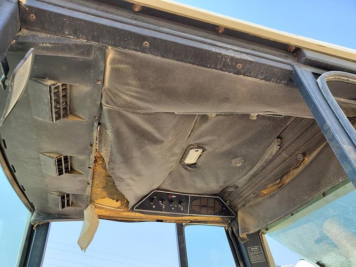 Used International 986 Tractor