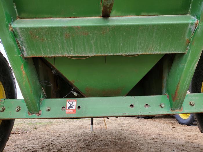Used John Deere 500 Grain Cart