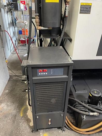 Used 2015 HYUNDAI WIA F400 CNC Vertical Machining Center (2 Available Low Hours)