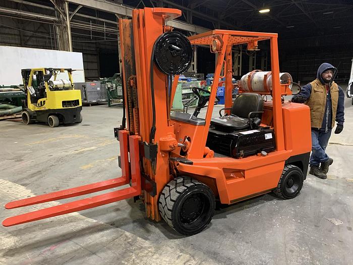 Used 8,000 POUND TOYOTA MODEL FGC40 FORKLIFT TRUCK