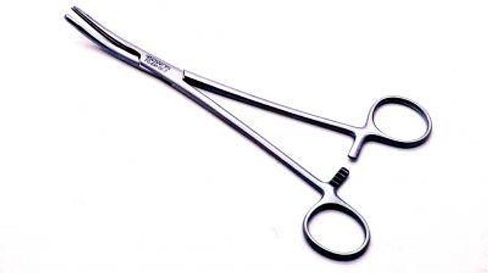 Used Forceps Hysterectomy Atraumatic 2 in 3 Teeth Curved 210mm (8-1/2in) AESCULAP FG-035-02-X