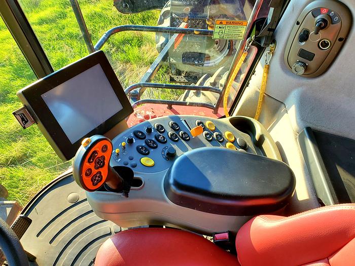 Used Case 8120 Combine w/ 40' Draper Head ** 1300 Sep Hrs **