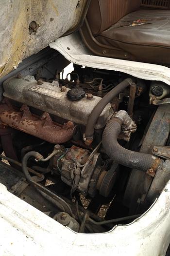 Used 1983 TOYOTA  Dyna BU30 300 6 tyres truck.