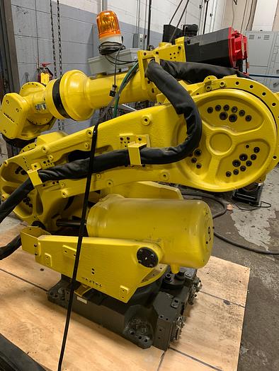 Refurbished FANUC R2000iA/200FO 200KG X 2650MM 6 AXIS CNC ROBOT W/RJ3IB CONTROLS