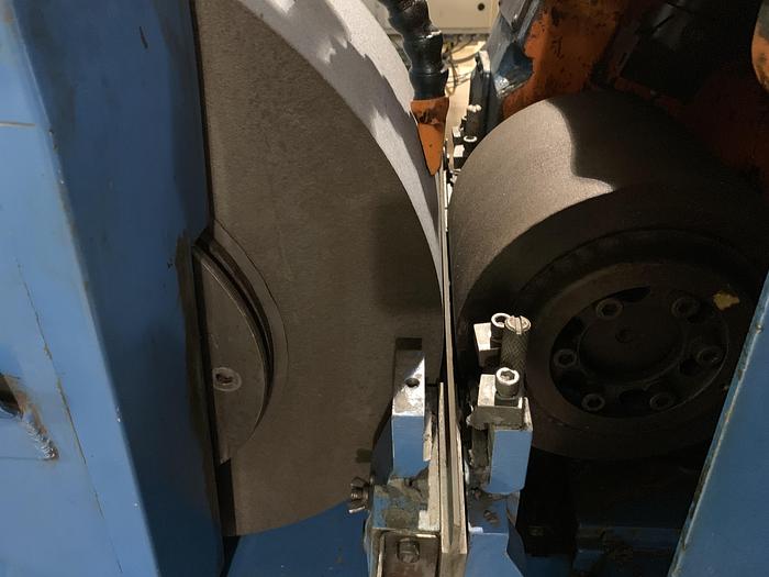 Used CINCINNATI MODEL 220-8 CENTERLESS GRINDER