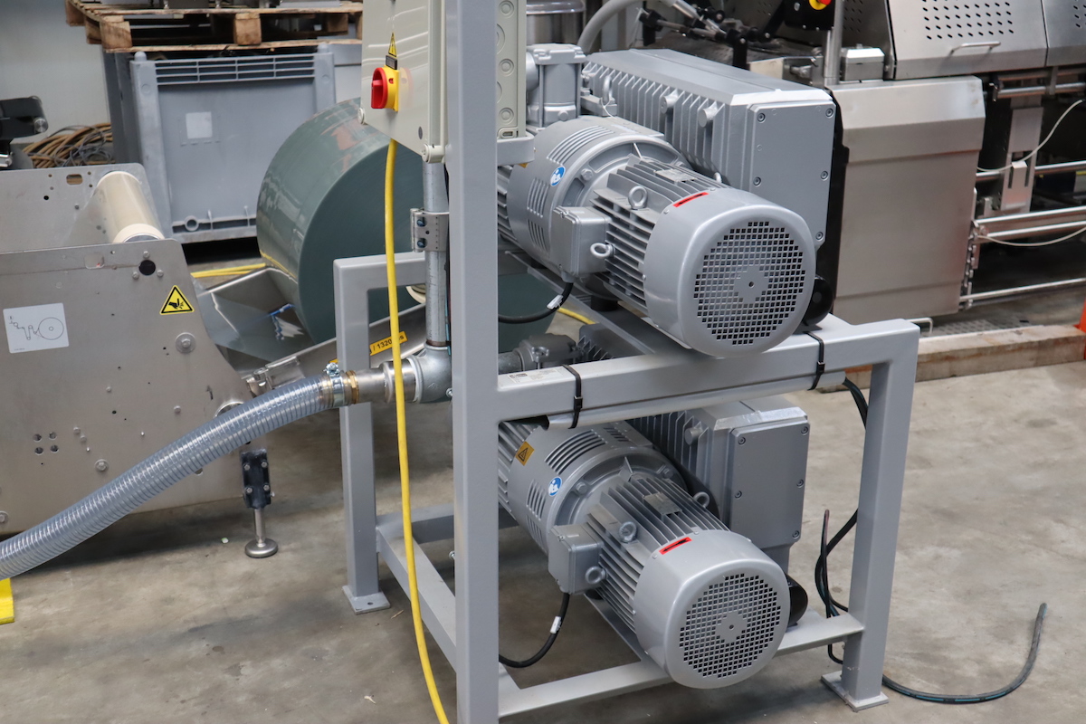 Used Multivac R535 thermoformer with Mettler Toledo inspection