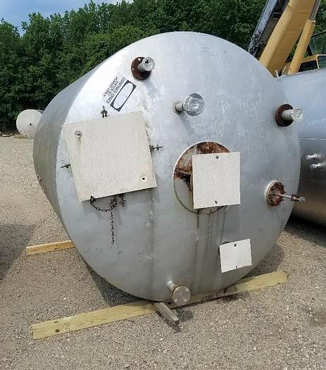 Used 3,000 GALLON VERTICAL STORAGE TANK - S/S