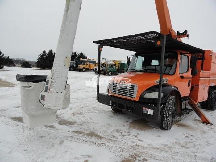 Used 2011 FREIGHTLINER BUSINESS CLASS M2 106