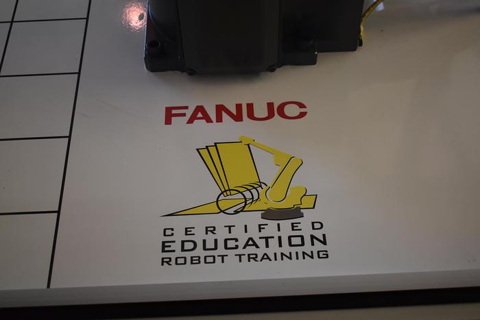 Refurbished Fanuc Lr Mate 200iD/4s Certified FANUC Training Cell with Vision - 2015