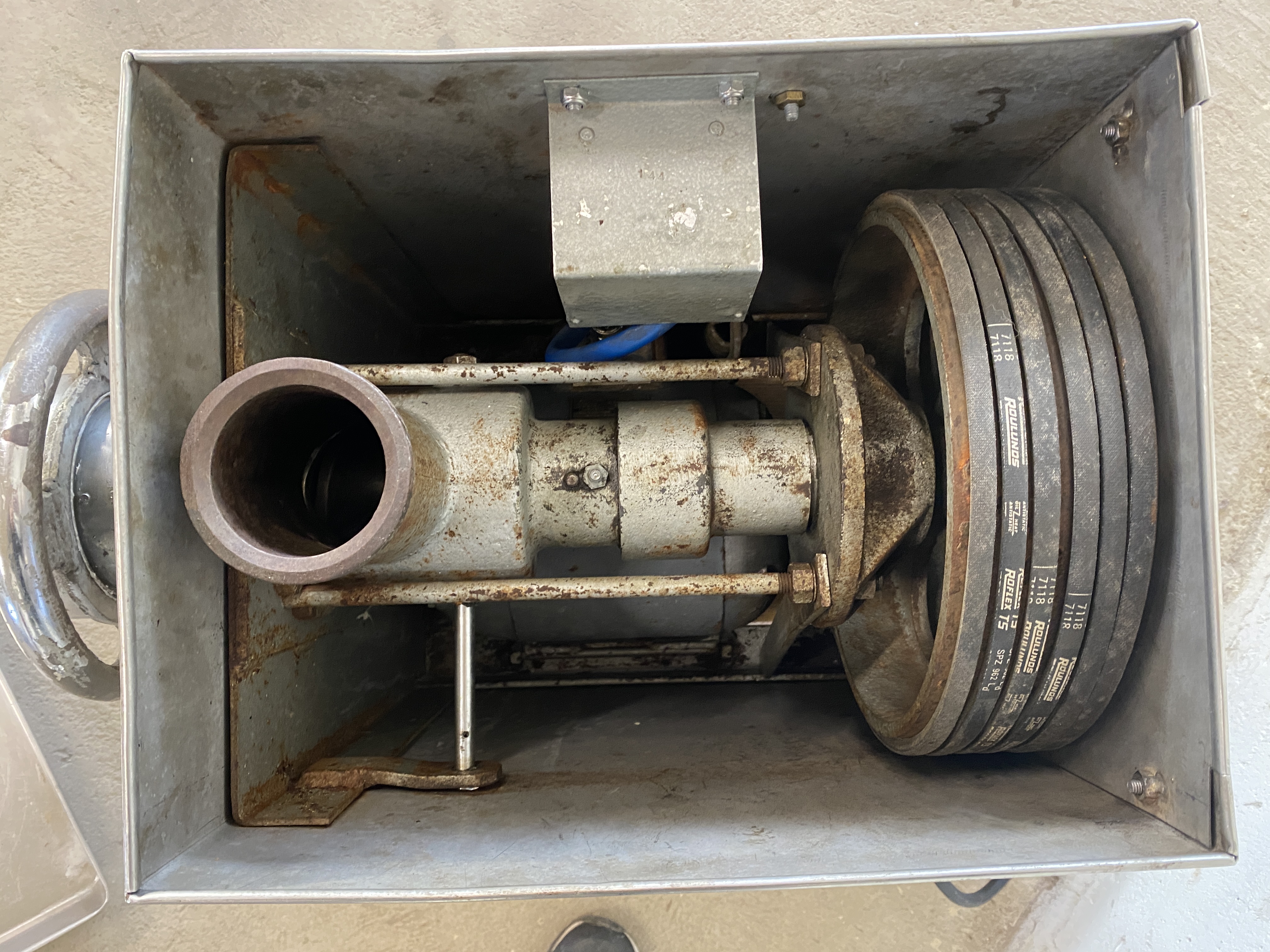 Begagnad Köttkvarn 82mm