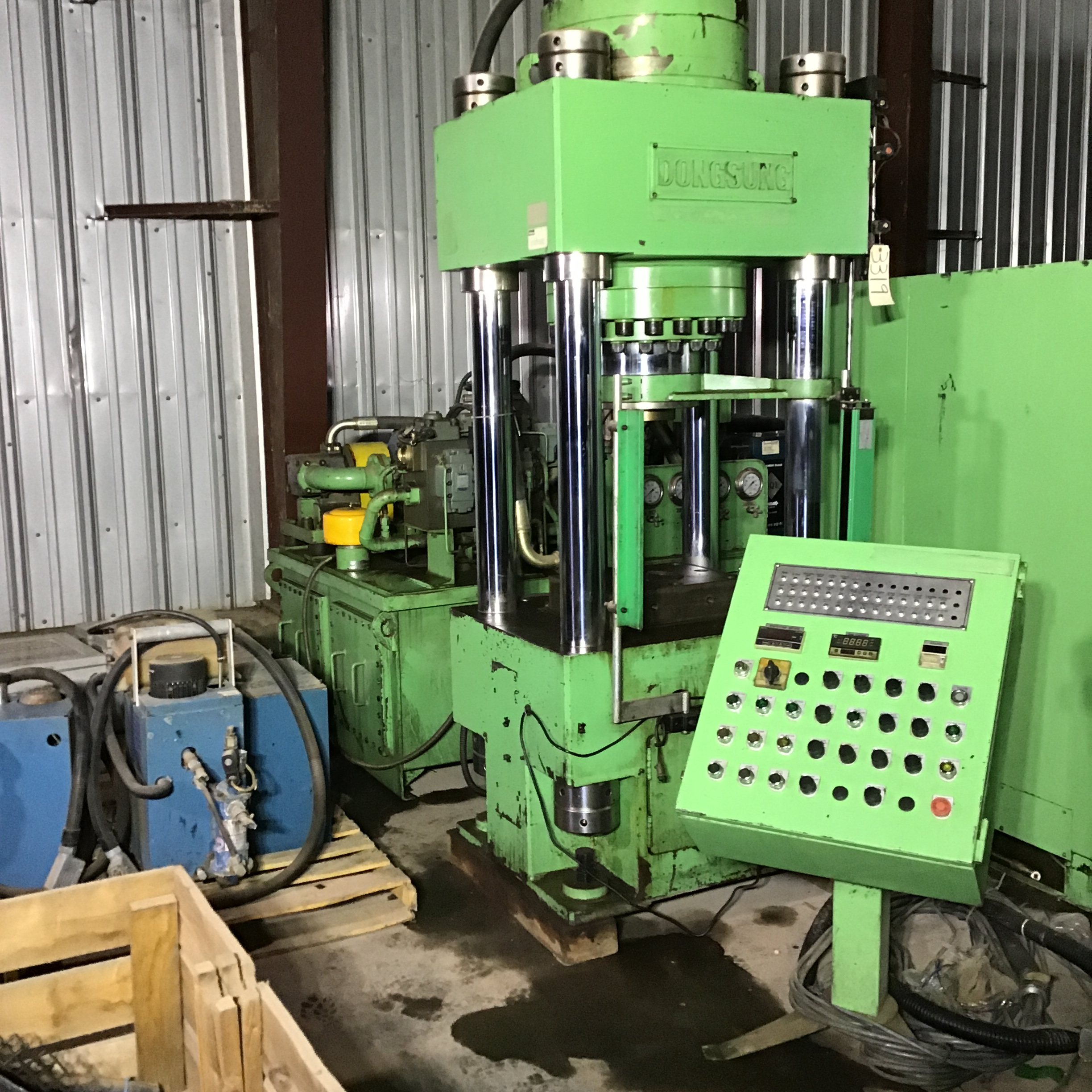 Used 300 Ton Dongsung Hydraulic 4-Post Press