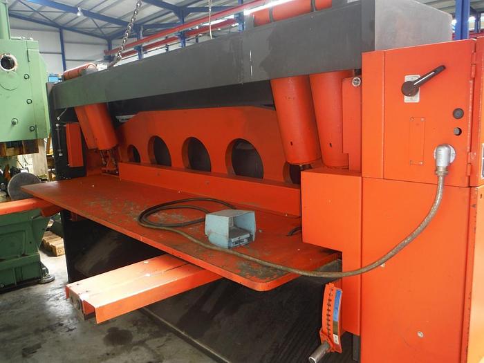 Gebraucht PLAATSCHAAR AMADA GHE-1030