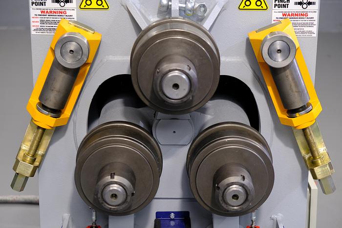 UZMA HPK 65 section roller hydraulic operation