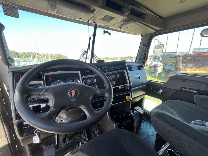 Used 2006 Kenworth T800 Tri-Axle Dump Truck #5608