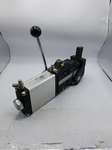 SMC CKZT63-90-DCN020AN POWER CLAMP CLAMPING CYLINDER