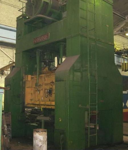 Used 1990 Ravne DE315 (2500x1400) Double crankshaft mechanical press